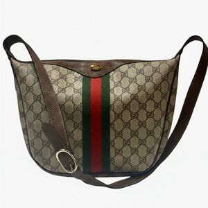 Gucci Vintage GG Supreme Shoulder Bag
